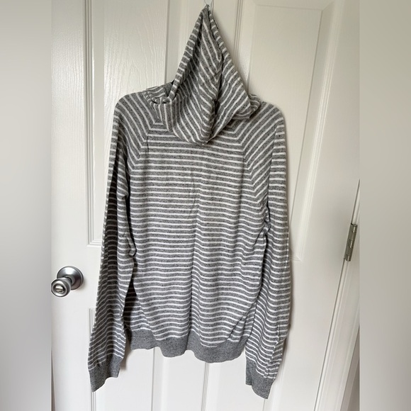 Express Heather Gray Striped Pullover - Picture 5 of 5